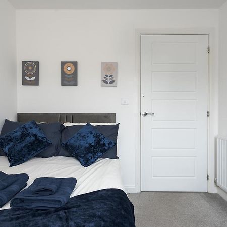 Two Bedroom Apartment - Milton Keynes By Aryas Properties Broughton  Exterior foto