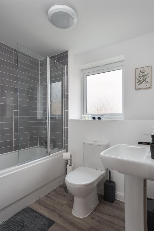 Two Bedroom Apartment - Milton Keynes By Aryas Properties Broughton  Exterior foto