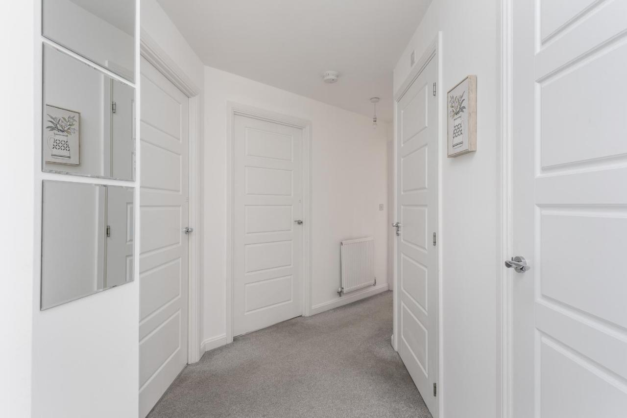 Two Bedroom Apartment - Milton Keynes By Aryas Properties Broughton  Exterior foto